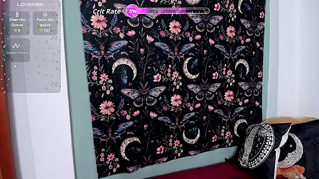 Marinnett11 online show from 11-10-25, 02:16