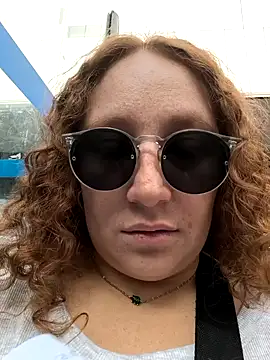 Snapshot of Mistik_red chatting on 10-06-25, 09:07 Mistik red online show from 10-06-25, 09:07