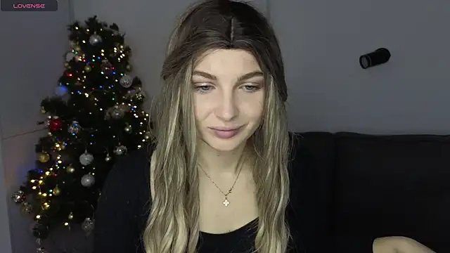 Snapshot of Yoda21 chatting on 01-11-26, 11:26 Yoda21 online show from 01-11-26, 11:26