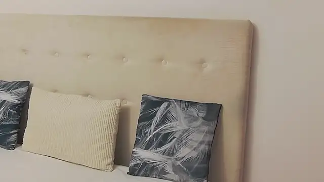 CassieHilton online show from 10-18-25, 07:03