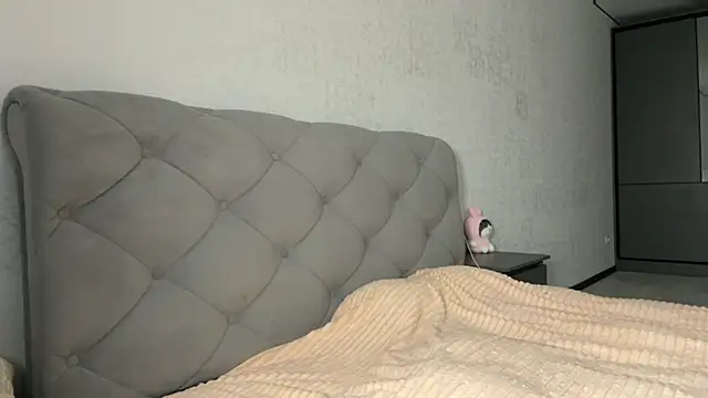 GracefulCharm online show from 02-19-25, 05:38