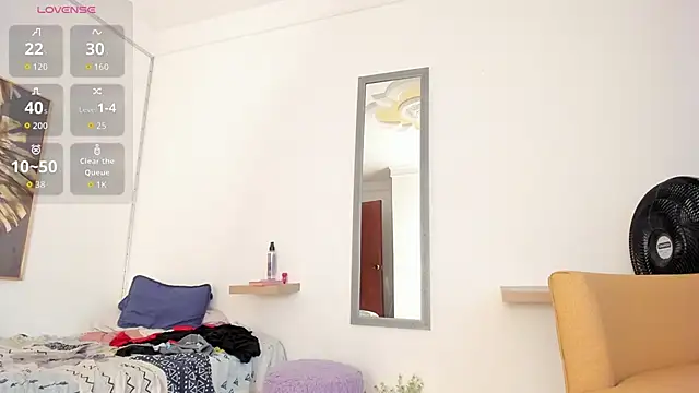 Amina hafsa online show from 04-18-26, 07:07