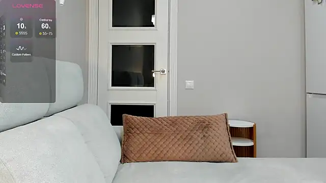 LunAnna online show from 03-11-25, 03:56