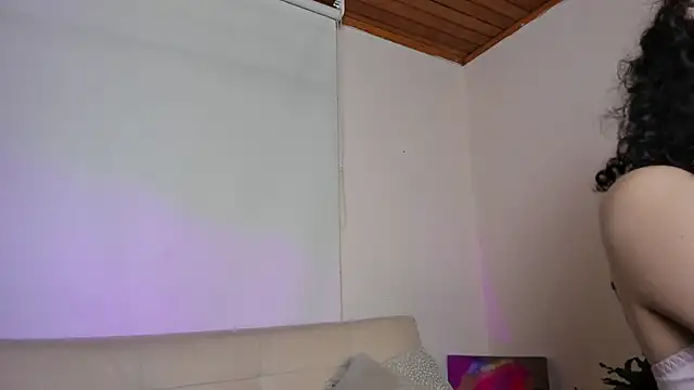 Snapshot of roselinedior chatting on 01-13-25, 02:21 roselinedior online show from 01-13-25, 02:21