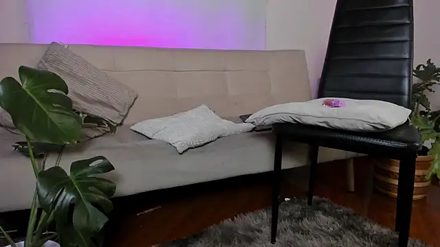 Snapshot of roselinedior chatting on 01-13-25, 08:48 roselinedior online show from 01-13-25, 08:48