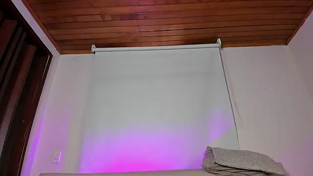 Snapshot of roselinedior chatting on 01-14-25, 02:00 roselinedior online show from 01-14-25, 02:00