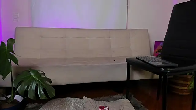 Snapshot of roselinedior chatting on 01-14-25, 08:04 roselinedior online show from 01-14-25, 08:04