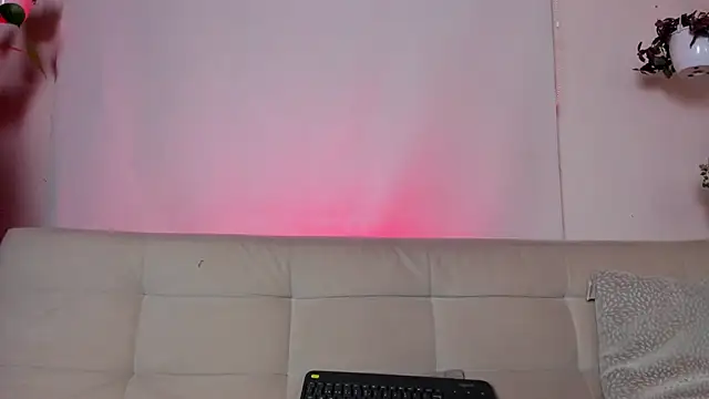 Snapshot of roselinedior chatting on 01-29-25, 02:00 roselinedior online show from 01-29-25, 02:00