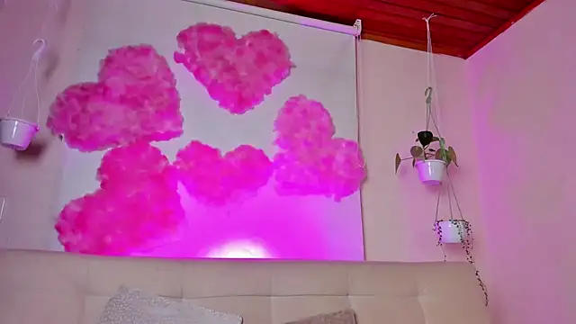 Snapshot of roselinedior chatting on 02-14-25, 08:15 roselinedior online show from 02-14-25, 08:15