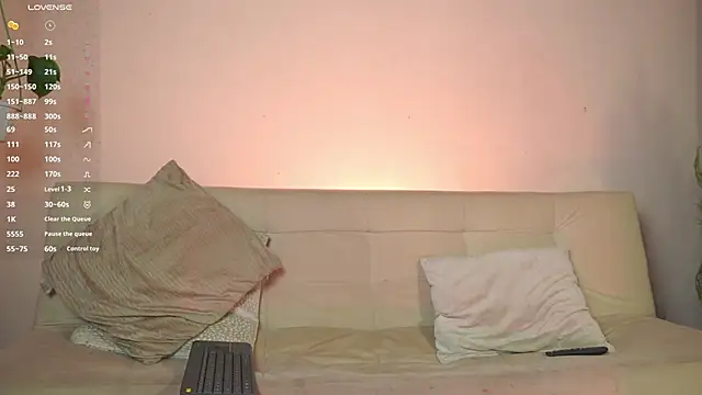 Snapshot of roselinedior chatting on 03-10-25, 06:34 roselinedior online show from 03-10-25, 06:34