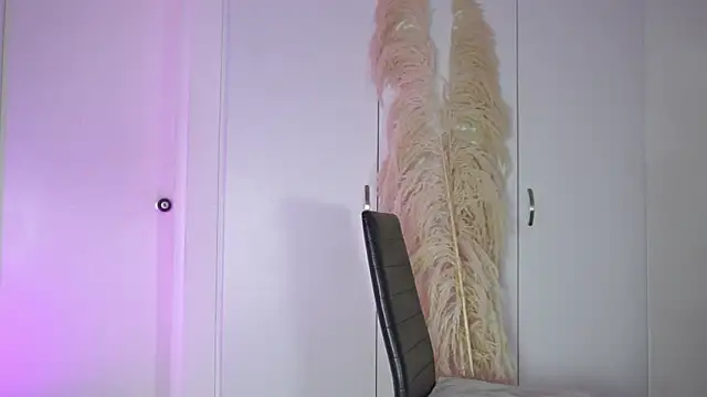 Snapshot of roselinedior chatting on 10-09-25, 01:53 roselinedior online show from 10-09-25, 01:53