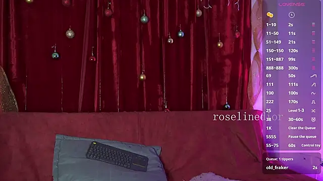 Snapshot of roselinedior chatting on 12-15-25, 02:10 roselinedior online show from 12-15-25, 02:10