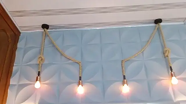 VeronicaRobles online show from 12-17-24, 11:05