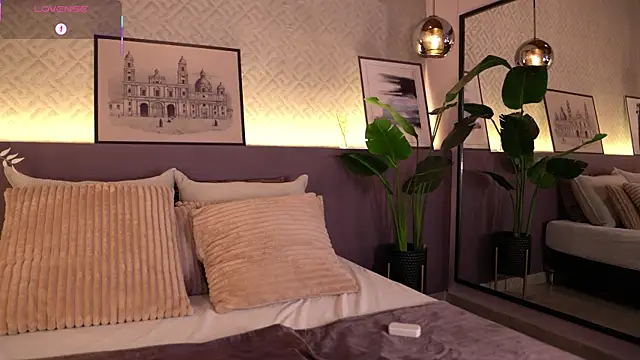 ElleDiane online show from 09-09-25, 10:42