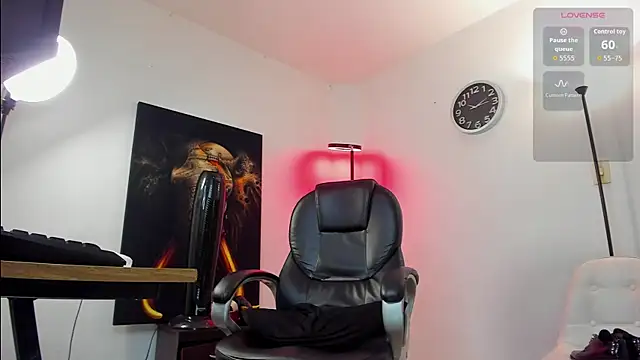 Nicolas Fellener online show from 11-16-25, 04:07