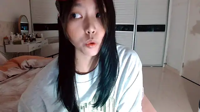 -Lucky Girl online show from 11-10-25, 02:05