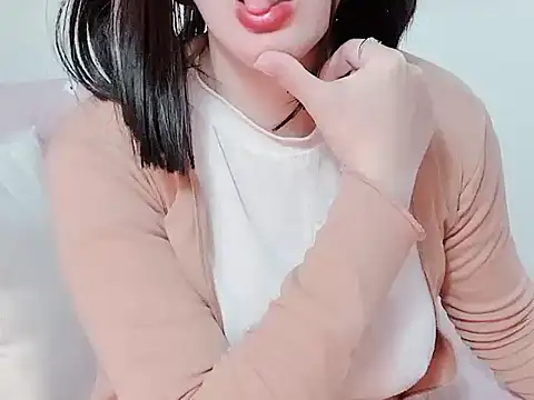 Snapshot of Bella_Babi chatting on 02-04-25, 04:37 Bella Babi online show from 02-04-25, 04:37