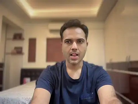 Snapshot of immog727 chatting on 10-19-25, 04:07 immog727 online show from 10-19-25, 04:07