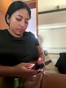 emmyjhonson07 online show from 11-07-25, 01:44