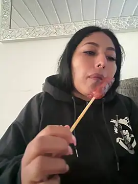 emmyjhonson07 online show from 04-17-26, 12:41