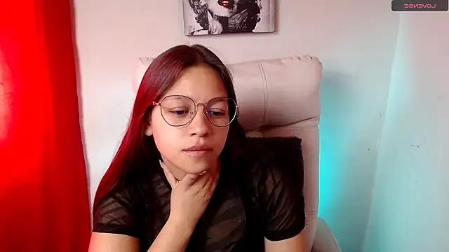 Snapshot of SamanthaRoldaan chatting on 01-15-25, 01:41 SamanthaRoldaan online show from 01-15-25, 01:41