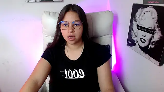 Snapshot of SamanthaRoldaan chatting on 01-20-25, 04:45 SamanthaRoldaan online show from 01-20-25, 04:45