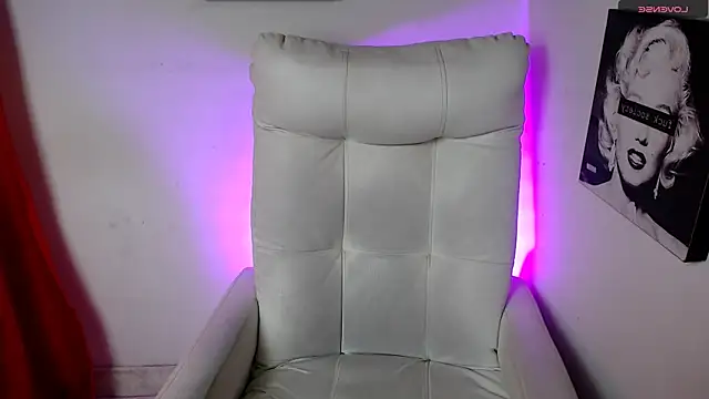 Snapshot of SamanthaRoldaan chatting on 01-20-25, 07:46 SamanthaRoldaan online show from 01-20-25, 07:46