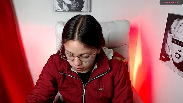 Snapshot of SamanthaRoldaan chatting on 01-27-25, 01:41 SamanthaRoldaan online show from 01-27-25, 01:41