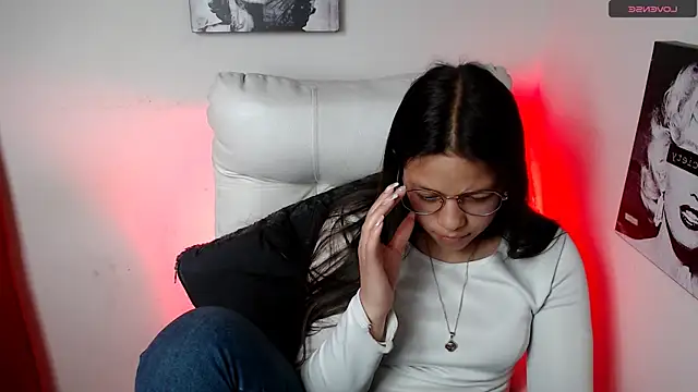 Snapshot of SamanthaRoldaan chatting on 01-28-25, 04:41 SamanthaRoldaan online show from 01-28-25, 04:41