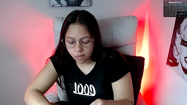 Snapshot of SamanthaRoldaan chatting on 02-03-25, 04:20 SamanthaRoldaan online show from 02-03-25, 04:20