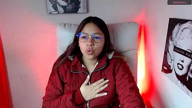 Snapshot of SamanthaRoldaan chatting on 02-05-25, 01:33 SamanthaRoldaan online show from 02-05-25, 01:33