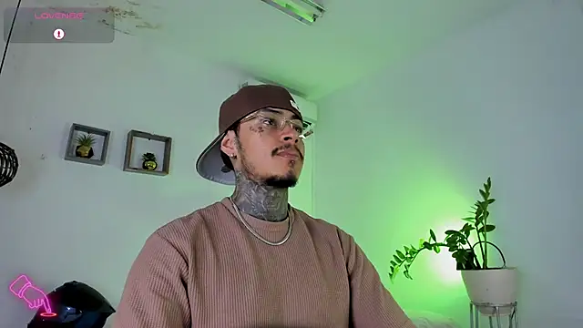 JordanSmiith  online show from 02-22-25, 07:58