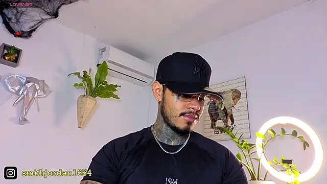 JordanSmiith  online show from 10-20-25, 08:31