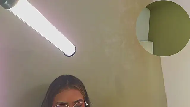 Snapshot of maykka chatting on 02-17-25, 03:25 maykka online show from 02-17-25, 03:25
