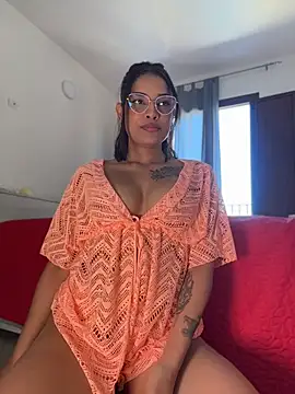 Snapshot of maykka chatting on 05-11-26, 01:17 maykka online show from 05-11-26, 01:17