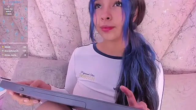 Snapshot of chloe_watson_ chatting on 01-29-25, 01:16 chloe watson online show from 01-29-25, 01:16