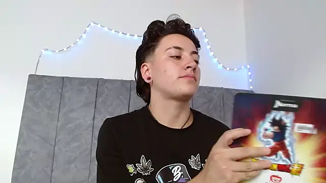 Snapshot of linda_33 chatting on 09-25-25, 07:06 linda 33 online show from 09-25-25, 07:06