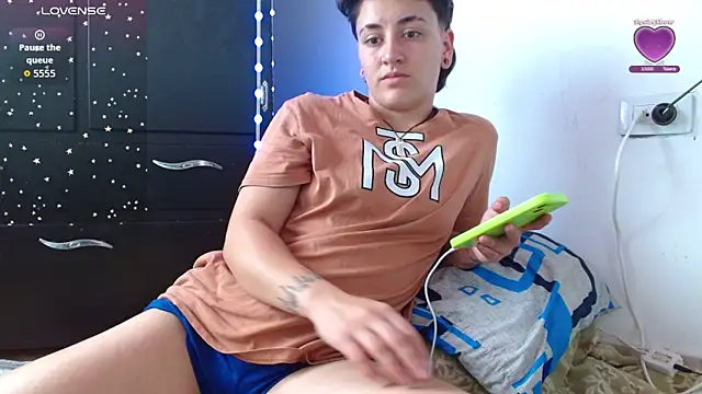 Snapshot of linda_33 chatting on 09-27-25, 06:13 linda 33 online show from 09-27-25, 06:13