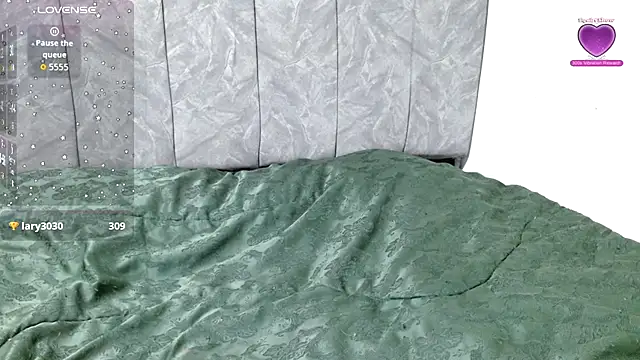 Snapshot of linda_33 chatting on 10-05-25, 11:57 linda 33 online show from 10-05-25, 11:57