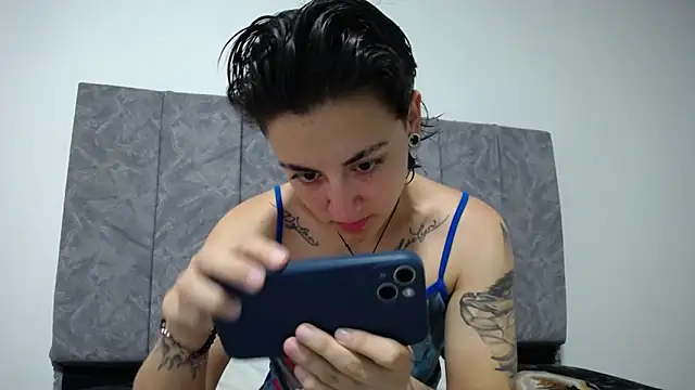 Snapshot of linda_33 chatting on 01-08-26, 07:49 linda 33 online show from 01-08-26, 07:49