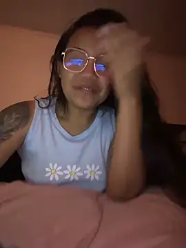 leila 22 online show from 11-15-25, 09:06