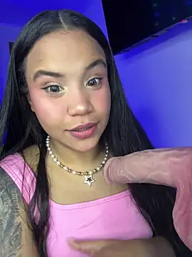 Snapshot of leila_22 chatting on 02-02-26, 07:18 leila 22 online show from 02-02-26, 07:18