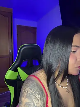 leila 22 online show from 04-21-26, 07:47