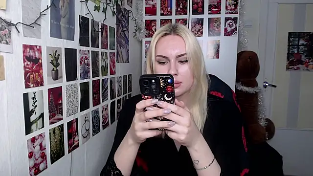 CapriScorpion online show from 12-21-25, 02:35