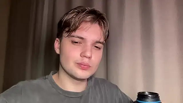 Snapshot of superfluboy_ chatting on 02-24-25, 07:09 superfluboy online show from 02-24-25, 07:09