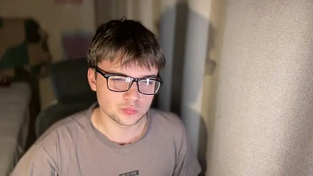 Snapshot of superfluboy_ chatting on 11-08-25, 08:40 superfluboy online show from 11-08-25, 08:40