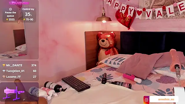 Snapshot of AnneDixie chatting on 02-13-25, 09:20 AnneDixie online show from 02-13-25, 09:20