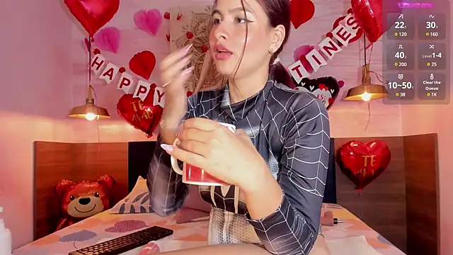 Snapshot of AnneDixie chatting on 02-15-25, 12:22 AnneDixie online show from 02-15-25, 12:22