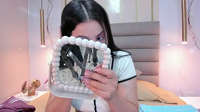 Snapshot of AnneDixie chatting on 10-18-25, 03:09 AnneDixie online show from 10-18-25, 03:09