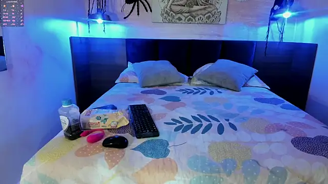 Snapshot of AnneDixie chatting on 11-04-25, 02:54 AnneDixie online show from 11-04-25, 02:54